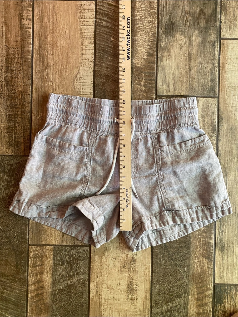 Athleta Cabo linen 4” Light Gray Drawstring Athletic Shorts - Picture 6 of 7